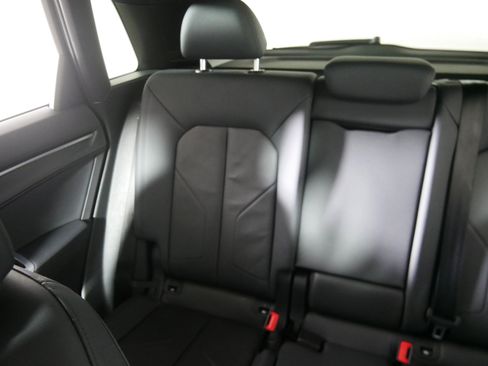 Used 2024 Audi Q3 2.0T Premium image 12