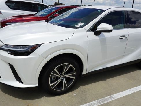 Used 2025 Lexus RX 350 FWD w/ Technology Package image 4
