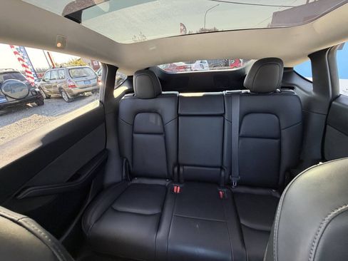 Used 2020 Tesla Model Y Long Range AWD/4WD image 32