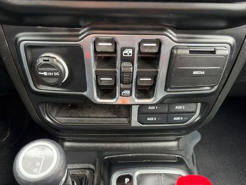 Used 2022 Jeep Gladiator Overland AWD/4WD image 48