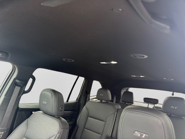 Used 2025 Buick Enclave Sport Touring FWD image 12