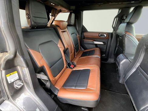 Used 2022 Ford Bronco Outer Banks w/ Sasquatch Package image 28