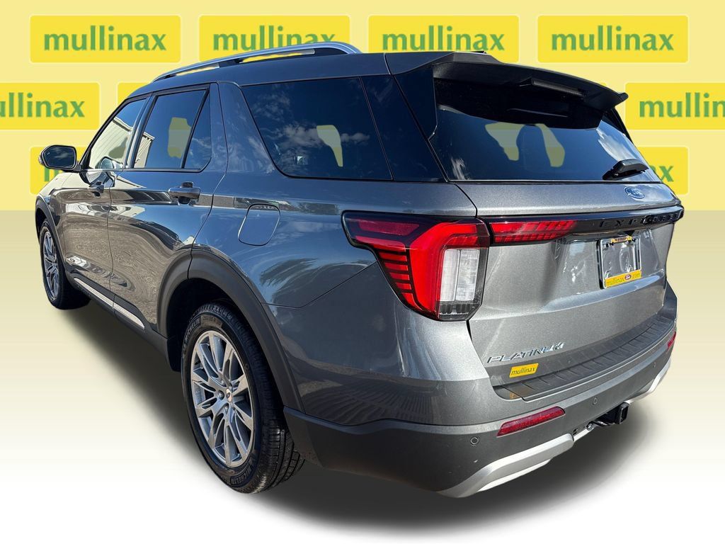 Used 2026 Ford Explorer Platinum RWD image 9