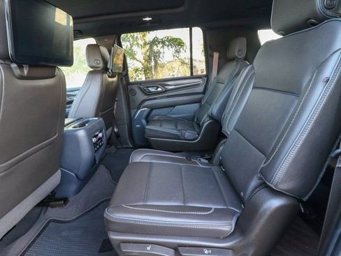 Used 2021 GMC Yukon XL Denali w/ Denali Ultimate Package image 29