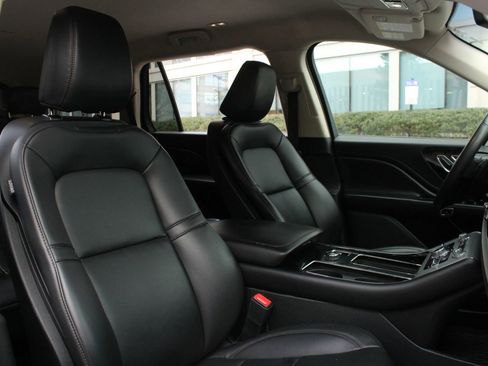 Used 2023 Lincoln Aviator AWD image 26