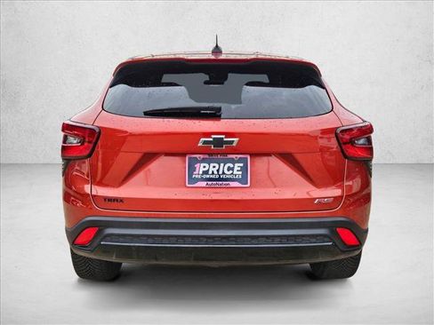 Used 2024 Chevrolet Trax RS w/ Driver Confidence Package image 7