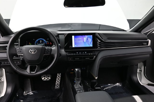 Used 2025 Toyota Camry SE FWD image 16