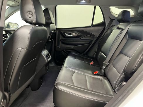 Used 2024 GMC Terrain SLT image 21