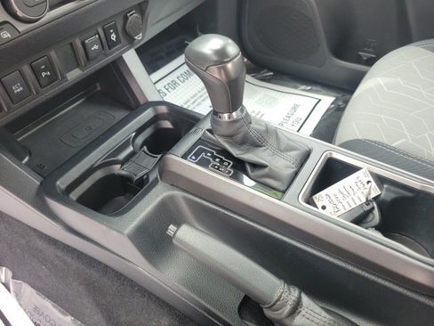 Used 2020 Toyota Tacoma TRD Off-Road image 14