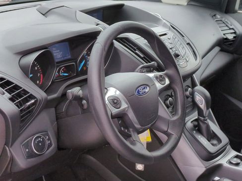 Used 2015 Ford Escape SE image 2