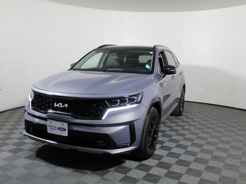 Used 2023 Kia Sorento SX image 4