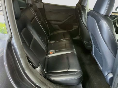 Used 2024 Tesla Model Y Long Range AWD/4WD image 27