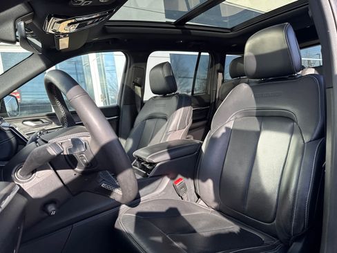 Used 2023 Jeep Grand Cherokee Overland w/ MOPAR Finishing Package image 13