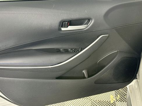 Used 2020 Toyota Corolla SE w/ SE Premium Package FWD image 15
