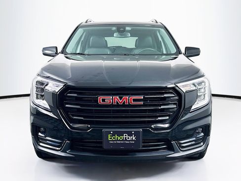 Used 2022 GMC Terrain SLT w/ Elevation Edition image 2