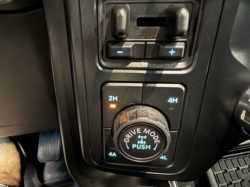 Used 2025 Ford F150 Raptor image 28