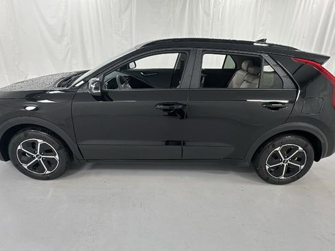 New 2025 Kia Niro EX image 6