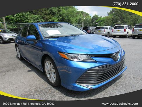 Used 2019 Toyota Camry LE FWD image 1