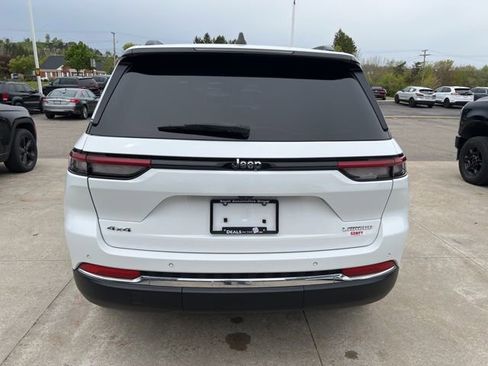 Used 2023 Jeep Grand Cherokee Laredo w/ Luxury Tech Group I AWD/4WD image 5