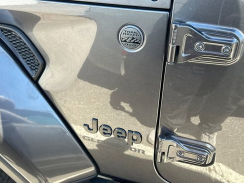 Used 2022 Jeep Gladiator Sport image 14