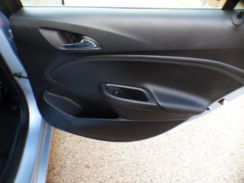 Used 2017 Chevrolet Cruze Premier image 22