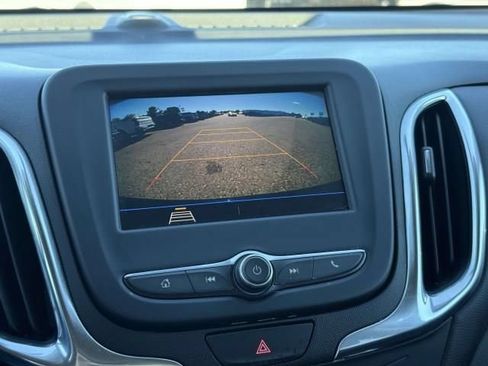 Used 2021 Chevrolet Equinox LT FWD image 25