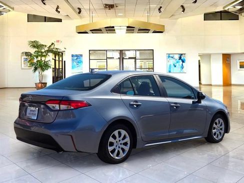 Used 2024 Toyota Corolla LE FWD image 5