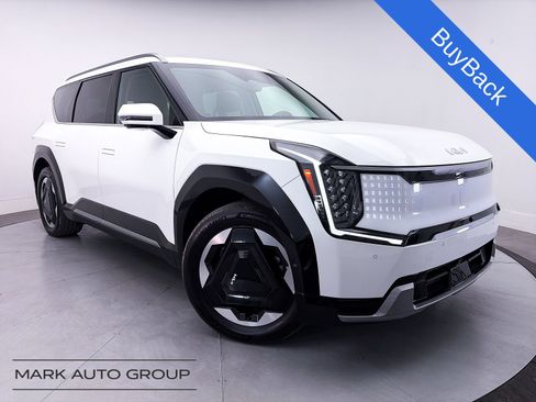 Used 2024 Kia EV9 Land AWD/4WD image 1