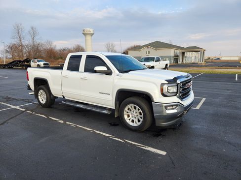 Used 2017 GMC Sierra 1500 SLE w/ SLE Value Package image 9