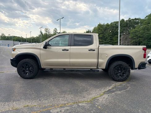 Used 2022 Chevrolet Silverado 1500 ZR2 w/ Technology Package AWD/4WD image 3