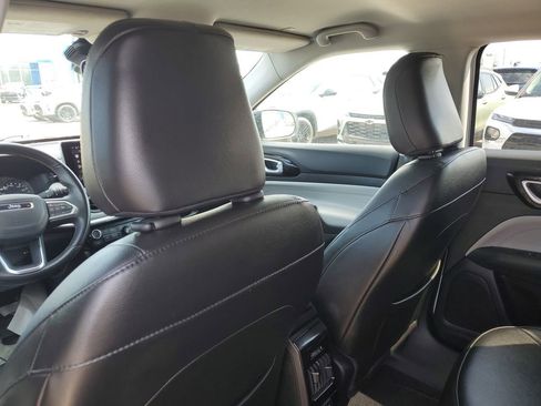 Used 2022 Jeep Compass Limited AWD/4WD image 28