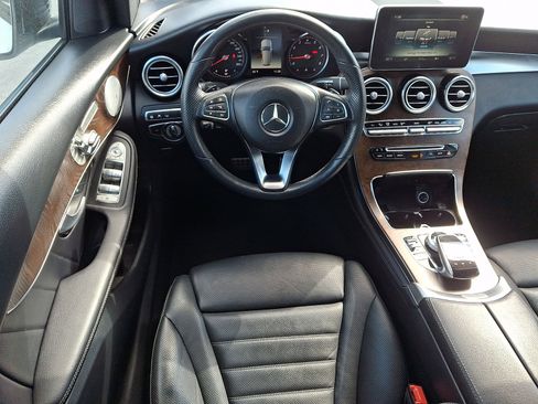 Used 2019 Mercedes-Benz GLC 300 4MATIC image 11