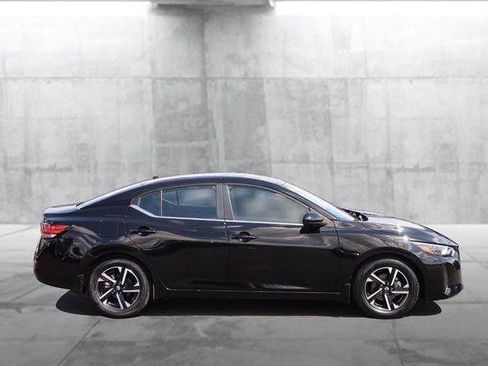Used 2025 Nissan Sentra SV w/ All-Weather Package FWD image 5