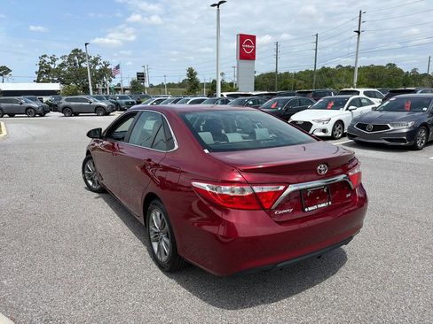 Used 2017 Toyota Camry SE FWD image 5