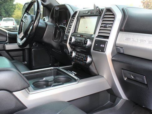 Used 2018 Ford F250 Platinum w/ FX4 Off-Road Package AWD/4WD image 18