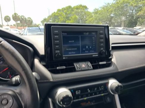 Used 2022 Toyota RAV4 XLE Premium FWD image 19