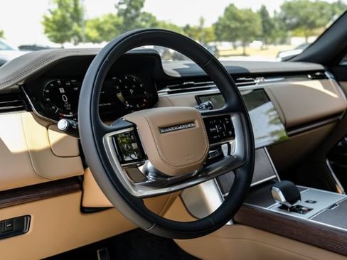 New 2026 Land Rover Range Rover Long Wheelbase SE AWD/4WD image 18