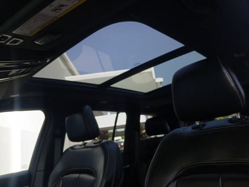 Used 2025 Jeep Grand Cherokee Limited w/ Luxury Tech Group II RWD image 7