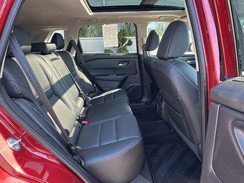 Certified 2024 Nissan Rogue SL w/ SL Premium Package AWD/4WD image 24