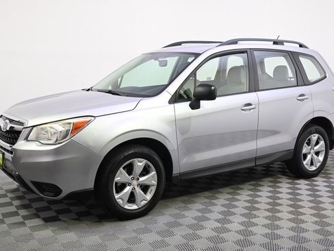 Used 2015 Subaru Forester 2.5i w/ Alloy Wheel Package AWD/4WD image 2