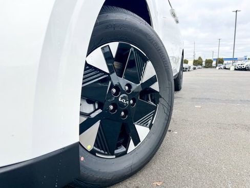 New 2026 Kia Carnival LXS image 2