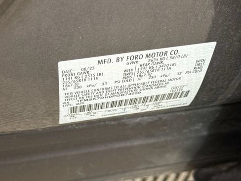 Used 2023 Ford Explorer XLT RWD image 31