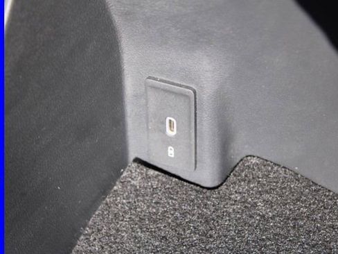 Used 2025 Volkswagen Atlas SE AWD/4WD image 44