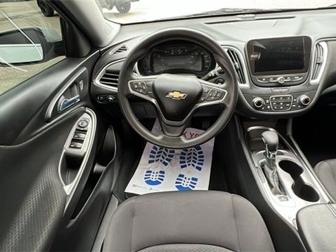 Used 2022 Chevrolet Malibu LT image 13