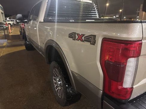 Used 2018 Ford F250 King Ranch w/ King Ranch Ultimate Package AWD/4WD image 4