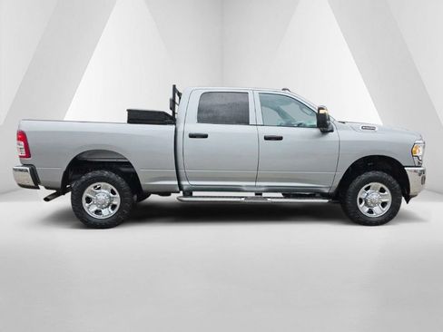 Used 2024 RAM 2500 Tradesman w/ Chrome Appearance Group image 8
