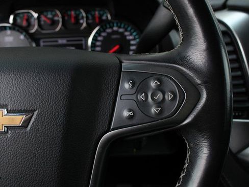 Used 2018 Chevrolet Suburban LT image 14