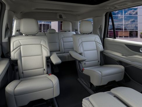 New 2026 Lincoln Navigator Reserve AWD/4WD image 11