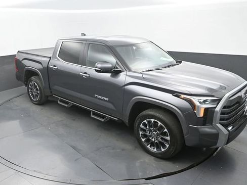 Used 2024 Toyota Tundra Limited AWD/4WD image 28