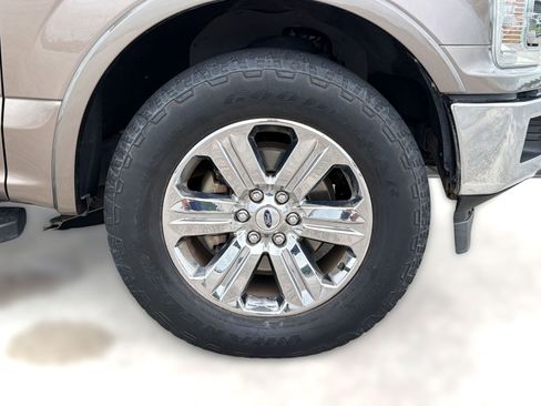 Used 2018 Ford F150 Lariat w/ Equipment Group 502A Luxury AWD/4WD image 12